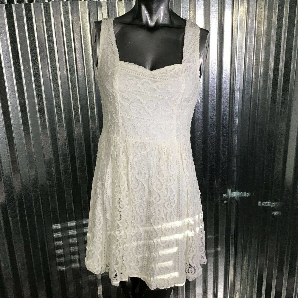 Francesca's Cotton Blend Swirl Lace
